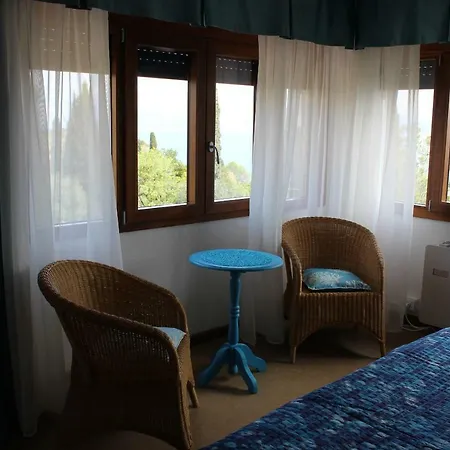 Paradiso Hotel *